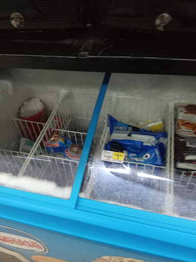 Shopping Mall «Village Square Shopping Center», reviews and photos, 2800 Recker Hwy, Winter Haven, FL 33880, USA