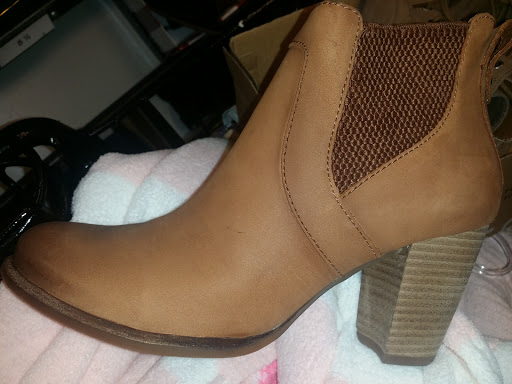 Department Store «Nordstrom Rack Sunset Valley Shopping Center», reviews and photos, 5601 Brodie Ln, Sunset Valley, TX 78745, USA