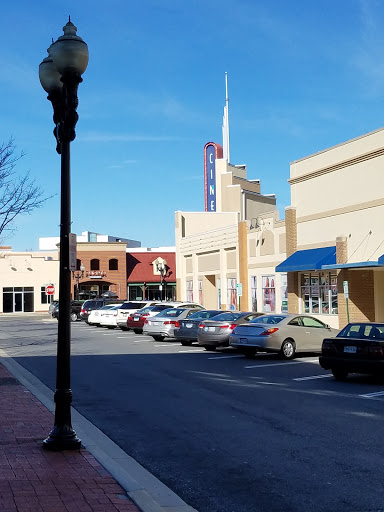 Movie Theater «Paragon Theaters Kentlands 10», reviews and photos, 629 Center Point Way, Gaithersburg, MD 20878, USA
