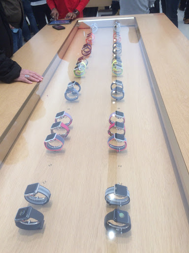 Computer Store «Apple Woodland», reviews and photos, 3195 28th St SE, Grand Rapids, MI 49512, USA