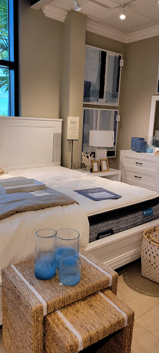 Furniture Store «City Furniture Hialeah», reviews and photos, 5250 W 20th Ave, Hialeah, FL 33016, USA