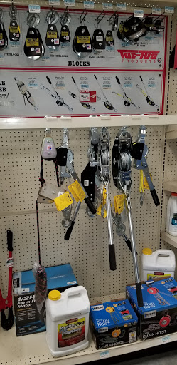 Home Improvement Store «Tractor Supply Co.», reviews and photos, 1714 N Main St, Shelbyville, TN 37160, USA