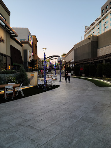 Shopping Mall «Anaheim GardenWalk», reviews and photos, 400 West Disney Way, Anaheim, CA 92802, USA