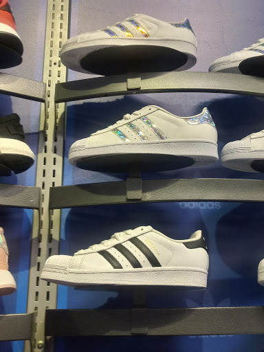 Shopping Mall «New Landing Mall», reviews and photos, Troost Ave & E Meyer Blvd, Kansas City, MO 64131, USA