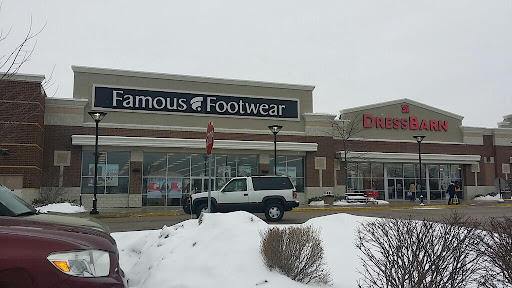 Famous Footwear, 726 S Randall Rd, Algonquin, IL 60102, USA, 