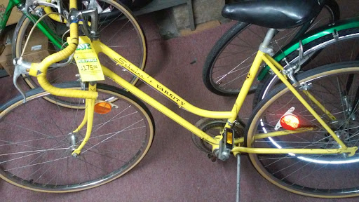 Bicycle Store «Roberts Cycle Shop Chicago», reviews and photos, 7054 N Clark St, Chicago, IL 60626, USA