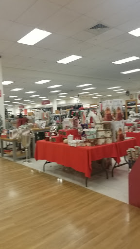 Department Store «T.J. Maxx», reviews and photos, 865 Bridgeport Ave, Shelton, CT 06484, USA