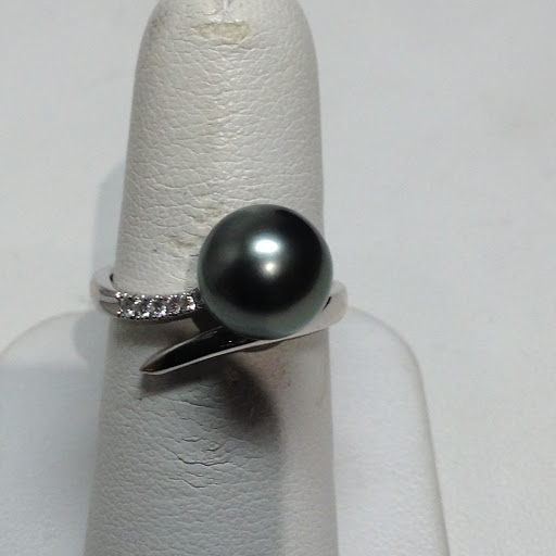 Jeweler «La Jolla Fine Jewelry», reviews and photos, 111 S Main St, Chelsea, MI 48118, USA