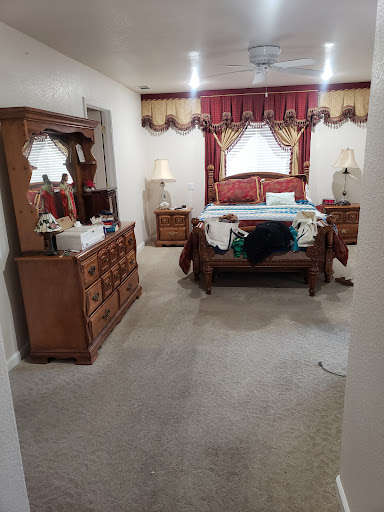 Thrift Store «Superior Thrift Store», reviews and photos, 1135 N Wilson Way, Stockton, CA 95205, USA