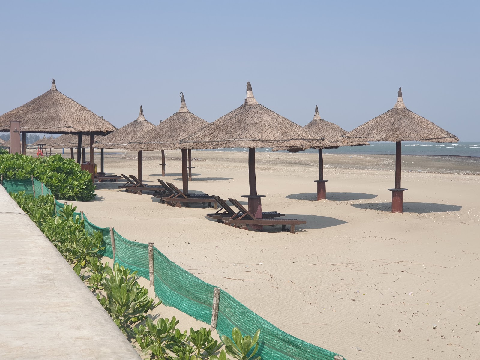 Cua Lo Beach'in fotoğrafı kısmen otel alanı