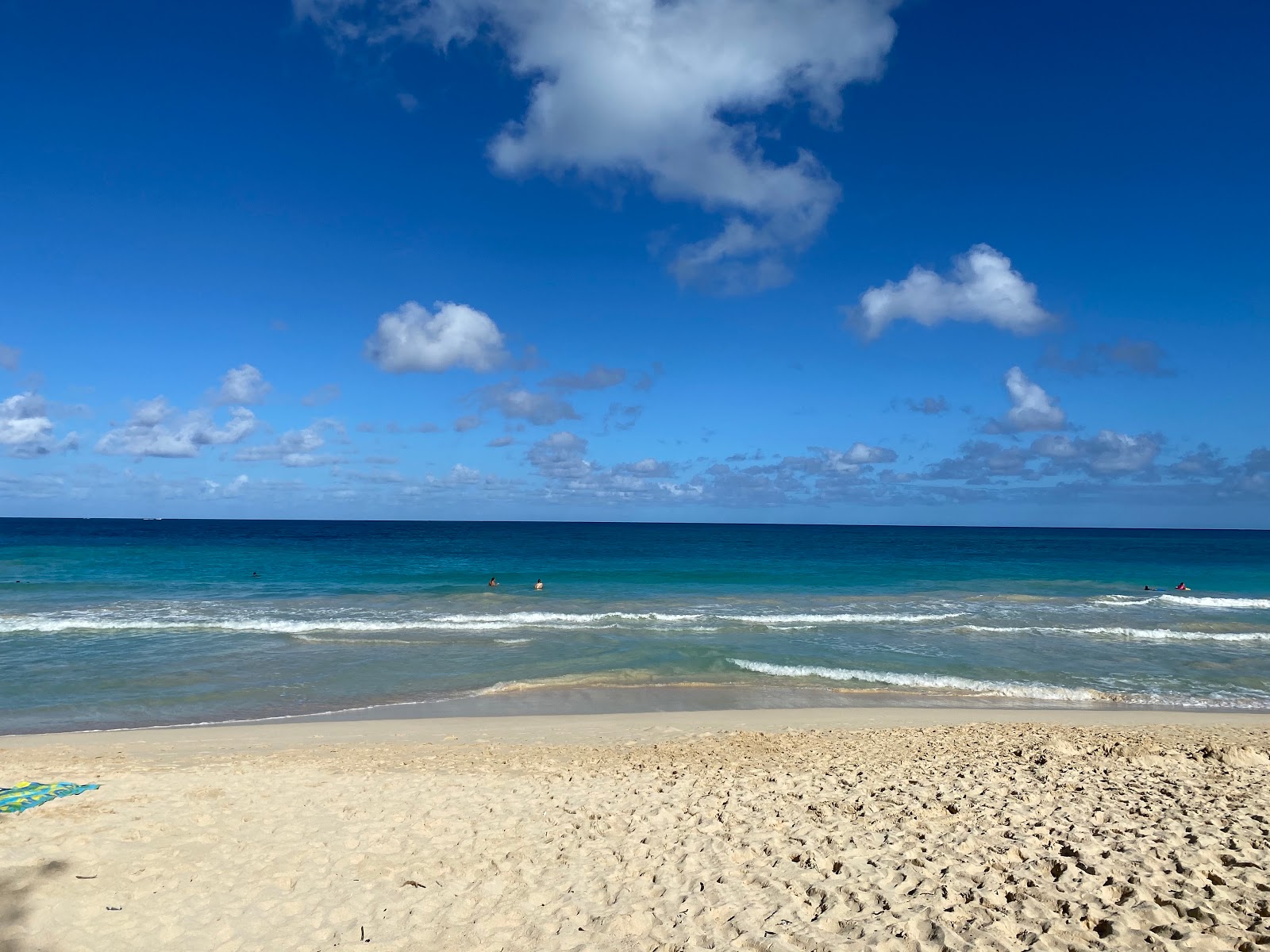 Foto av Waimanalo Beach med hög nivå av renlighet
