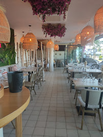Atmosphère du Restaurant Le Tropézien - L’Isle Adam à L'Isle-Adam - n°2