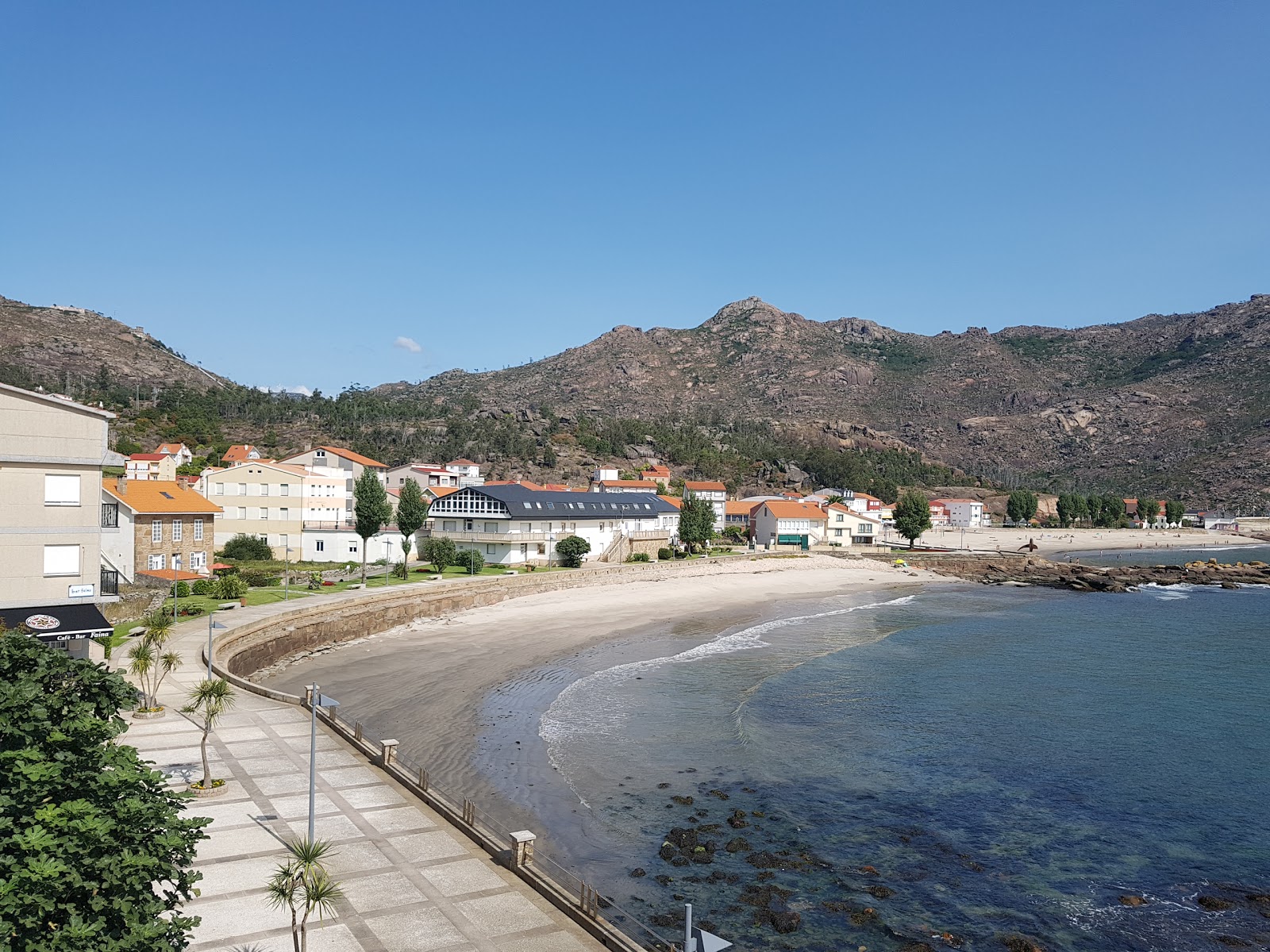 Fotografie cu Praia do Ezaro - locul popular printre cunoscătorii de relaxare