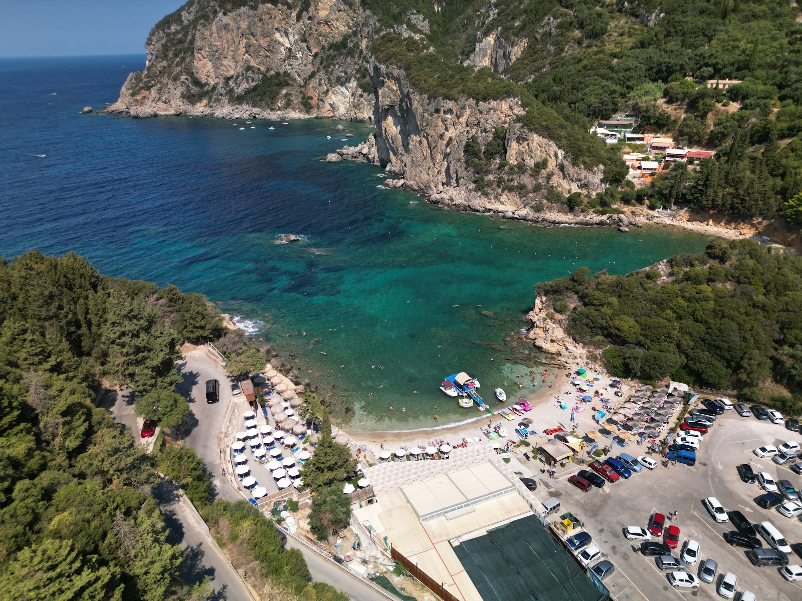 Zdjęcie Agios Spiridon Beach z przestronna zatoka