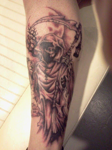 Explore hand small tattoo ideas, creative tattoo ideas in Milan, available at Apocalyptic Ink Studio