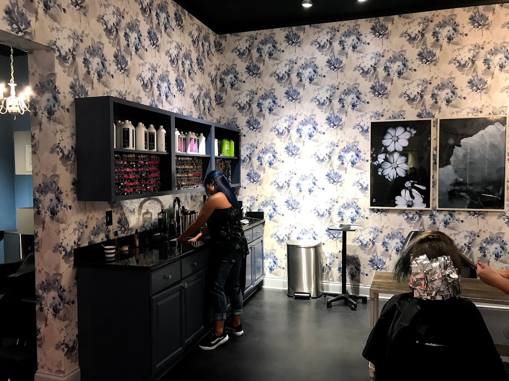 Salon Aquarius Knoxville, TN 37919 Services and Reviews