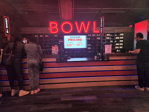 Bowling Alley «Bowlmor Norwalk», reviews and photos, 701 Connecticut Ave, Norwalk, CT 06854, USA