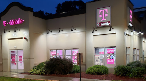 Cell Phone Store «T-Mobile», reviews and photos, 950 Hyde Park Ave, Hyde Park, MA 02136, USA