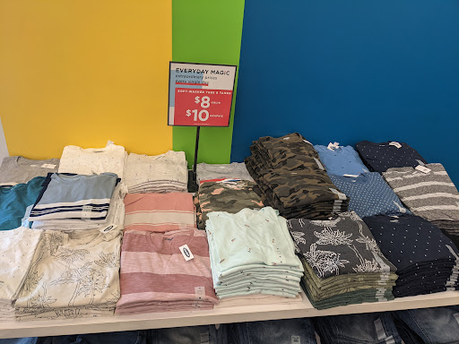Clothing Store «Old Navy», reviews and photos, 1425 Som Center Rd, Mayfield Heights, OH 44124, USA