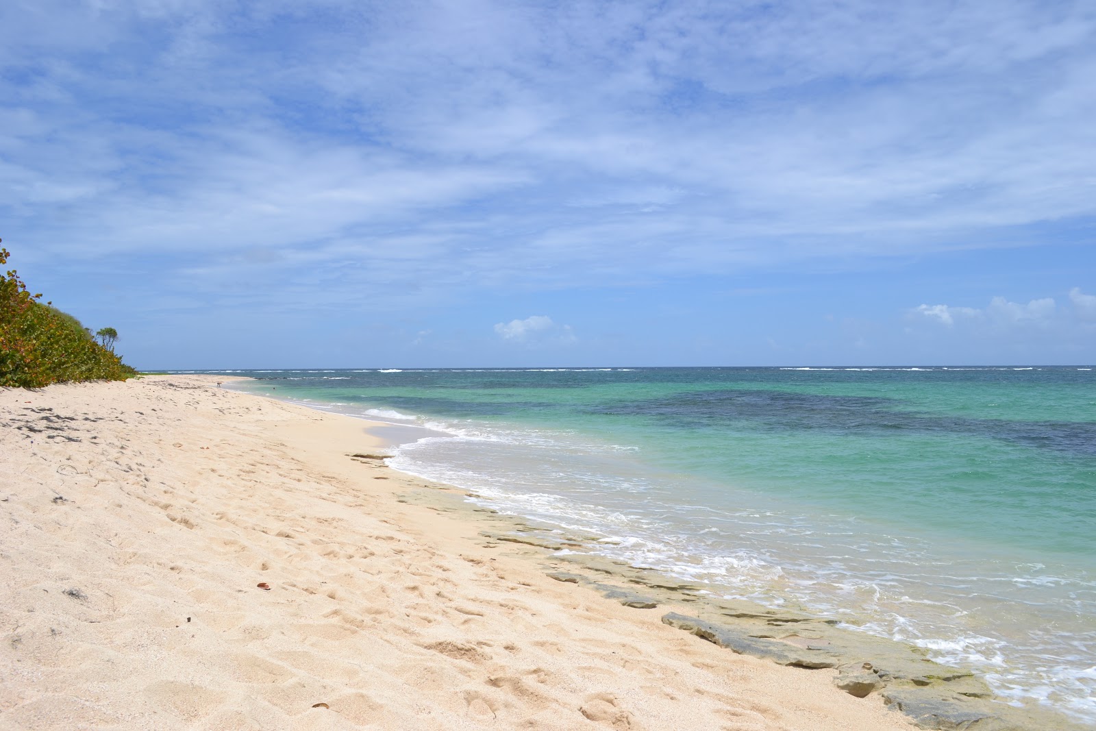 Photo de Plage de Cap Macré avec plage spacieuse
