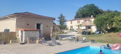 Le Cluzeau Retreat à Coteaux-du-Blanzacais