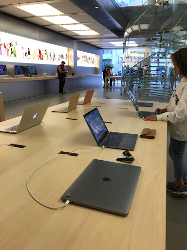 Apple Boylston Street