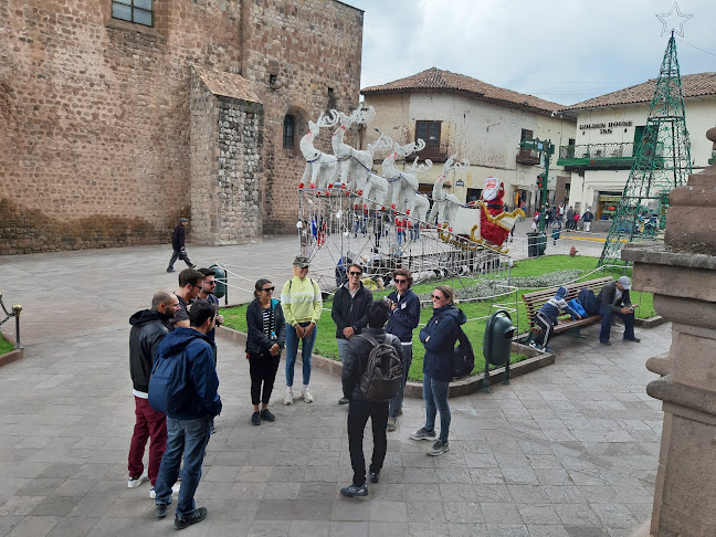 Opiniones de Free Walking Tours Cusco Orange team en Cusco - Agencia de seguros