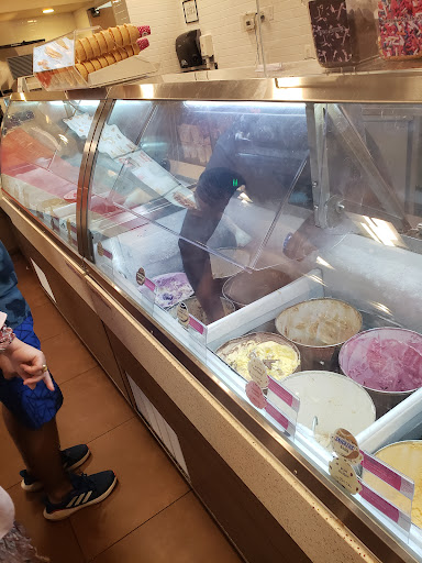 Ice Cream Shop «Baskin-Robbins», reviews and photos, 5701 Columbia Pike, Falls Church, VA 22042, USA