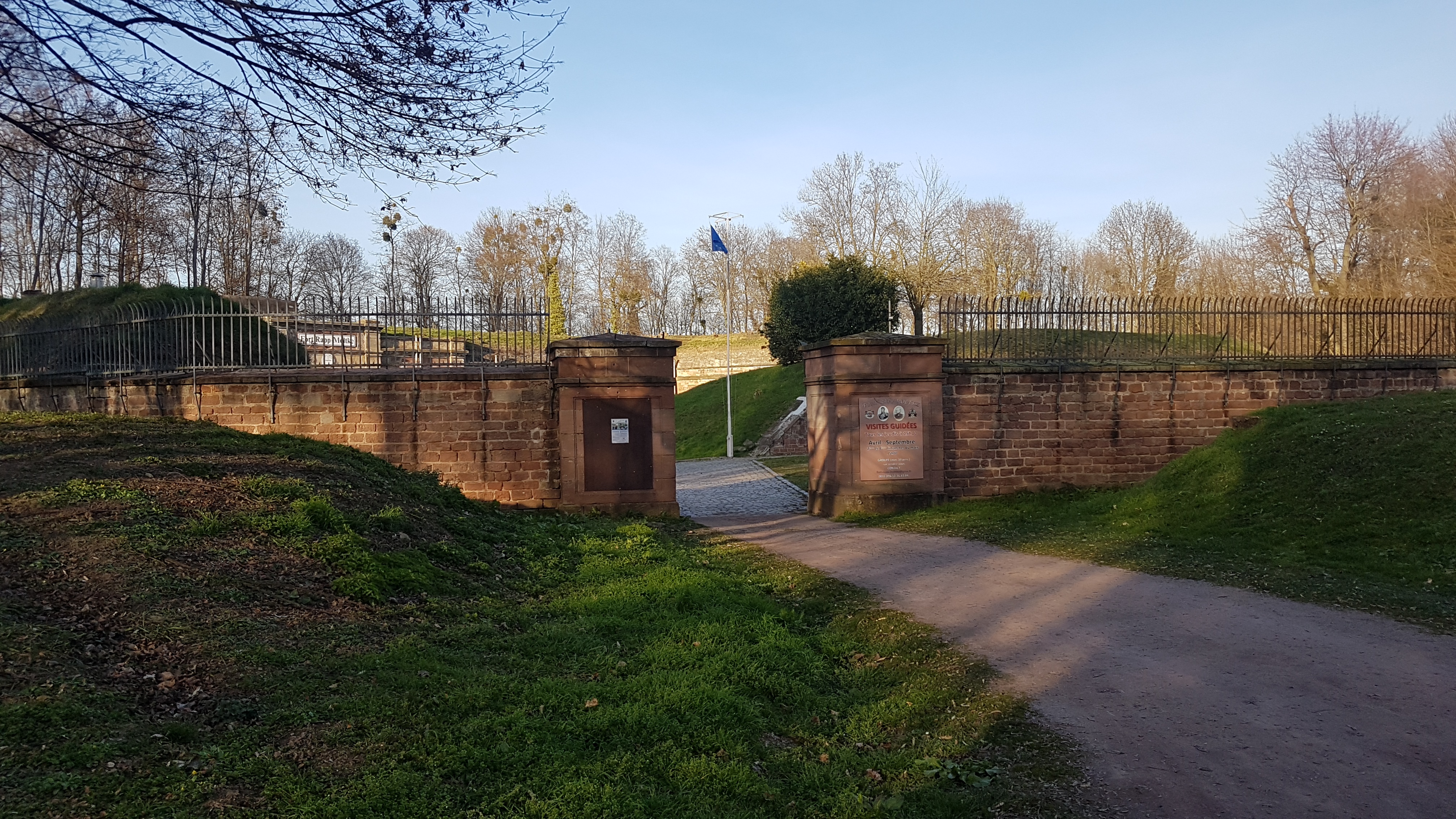 Photo n° 12 de l'avis de Hosenträger. fait le 22/03/2019 à 00:24