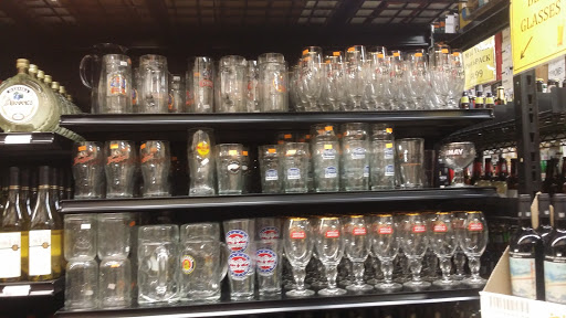 Liquor Store «Liquor Barn», reviews and photos, 287 E Dundee Rd, Wheeling, IL 60090, USA