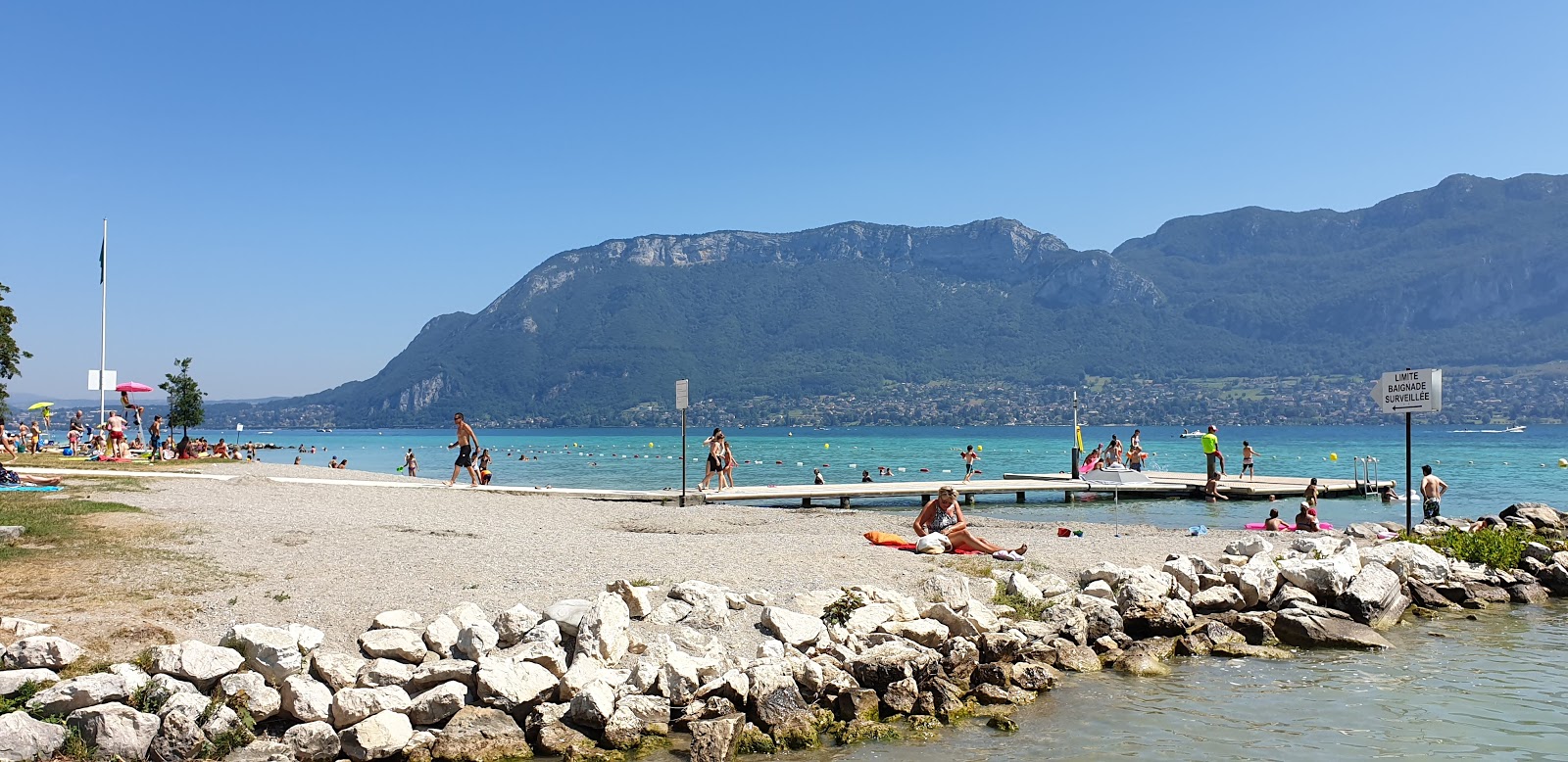 Photo of Plage municipale Sevrier with grass surface