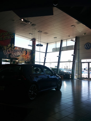 Volkswagen Dealer «Capitol Volkswagen», reviews and photos, 911 Capitol Expressway Auto Mall A, San Jose, CA 95136, USA
