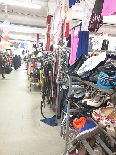 Thrift Store «Village Discount Outlet Store 03», reviews and photos, 2032 N Milwaukee Ave, Chicago, IL 60647, USA