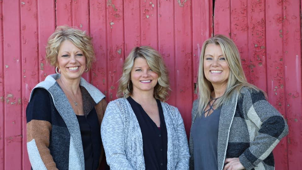Cindy's Custom Clips - Barbershop & Styling Salon 60408
