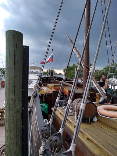 Marine Supply Store «West Marine», reviews and photos, 389 Deale Rd, Tracys Landing, MD 20779, USA