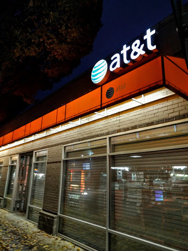 Cell Phone Store «AT&T», reviews and photos, 410 NE Broadway St, Portland, OR 97232, USA