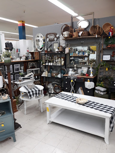 Flea Market «Vendors Mall of Corbin», reviews and photos, 1308 London Hwy, Corbin, KY 40701, USA