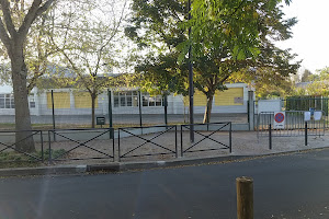 Ecole élémentaire (du CP au CM2) Jean Moulin