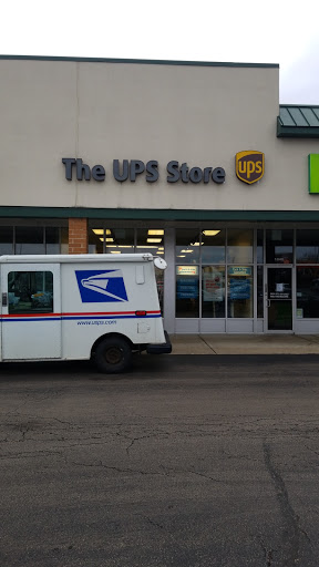 Shipping and Mailing Service «The UPS Store», reviews and photos, 1042 Maple Ave, Lisle, IL 60532, USA