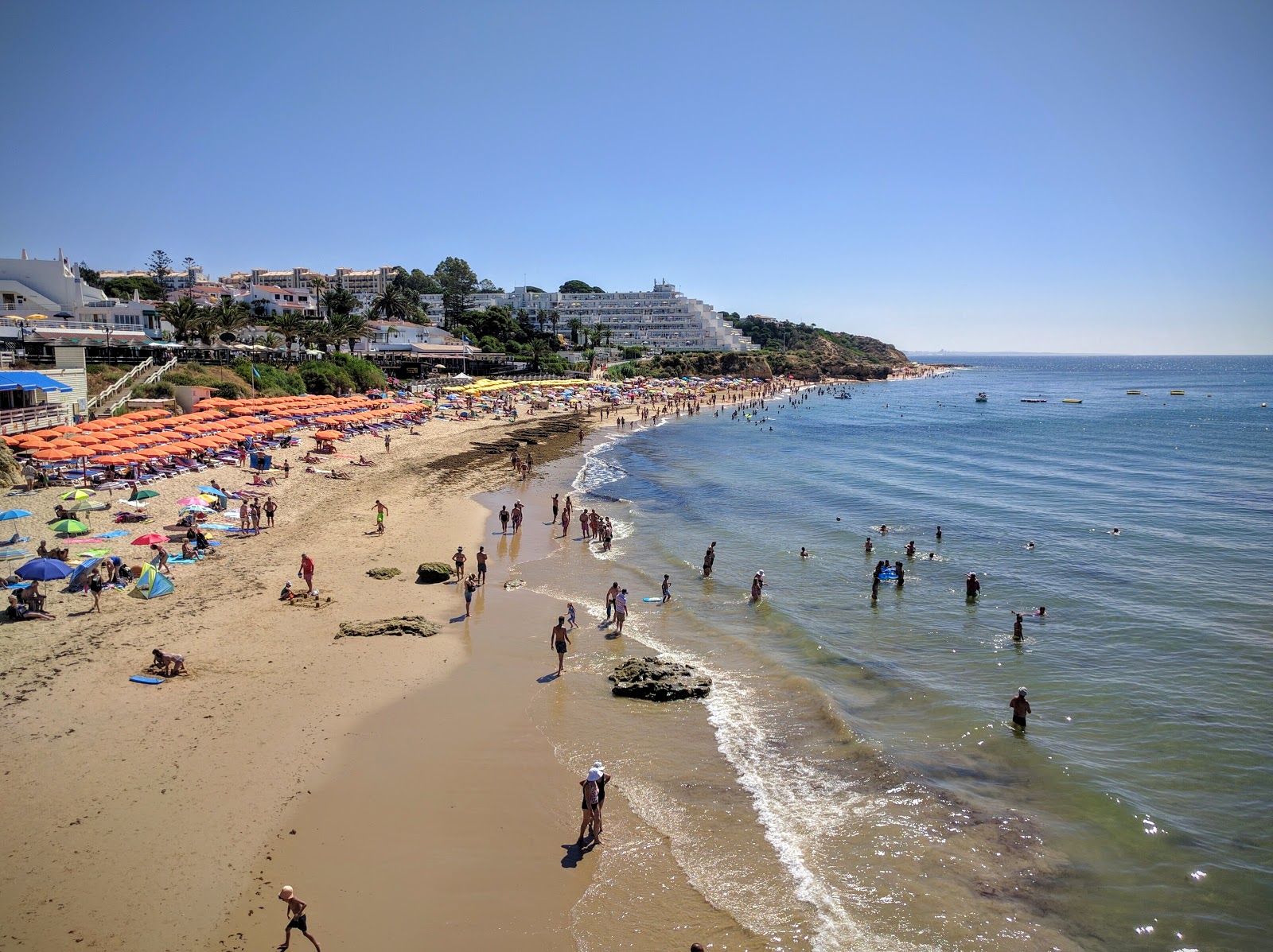 Foto af Praia da Oura - populært sted blandt afslapningskendere