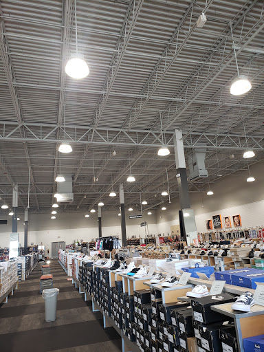 Shoe Store «DSW Designer Shoe Warehouse», reviews and photos, 427 Crossroads Blvd, Cary, NC 27518, USA