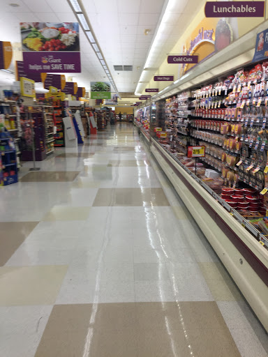Grocery Store «Giant», reviews and photos, 1700 Kingfisher Dr, Frederick, MD 21701, USA