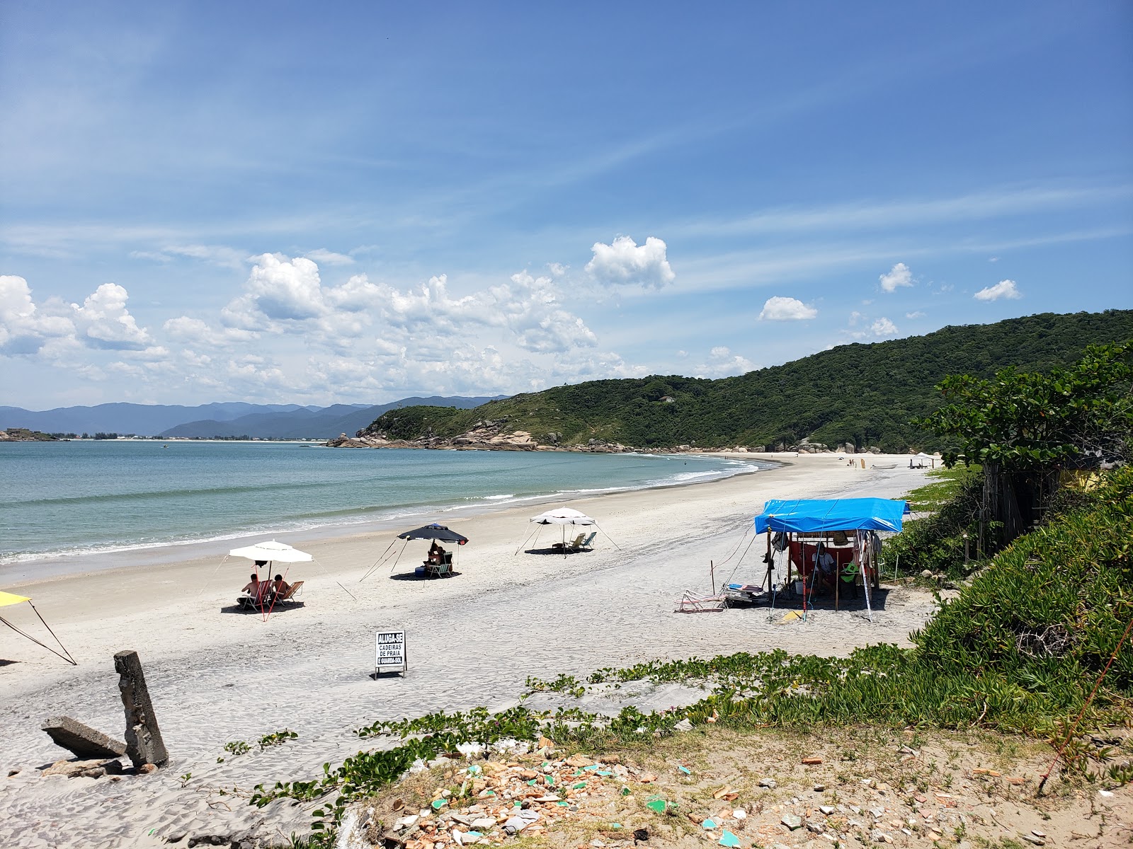Fotografie cu Praia de Naufragados cu o suprafață de nisip beige