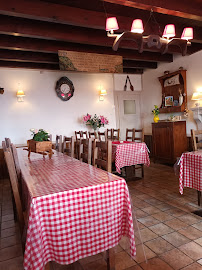 Atmosphère du Restaurant Morvandelle Auberge la à Tintry - n°1