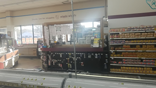 Grocery Store «Piggly Wiggly Supermarket», reviews and photos, 44 S Ingold Ave, Garland, NC 28441, USA