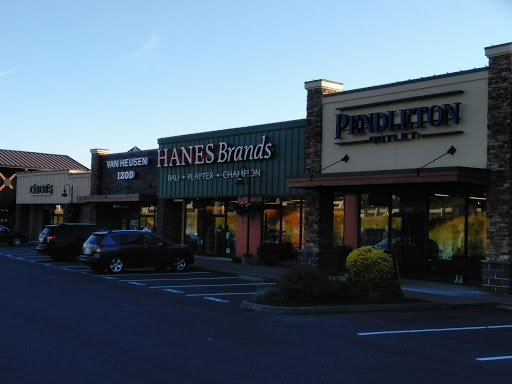 Shoe Store «Famous Footwear Outlet», reviews and photos, 1332 Lum Rd, Centralia, WA 98531, USA