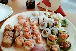 ToroToro sushi image
