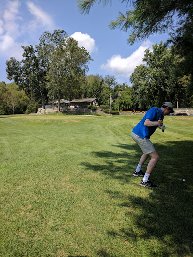 Golf Course «Fairlawn Golf Course», reviews and photos, 3 Sherman Ave, Lincoln, RI 02865, USA