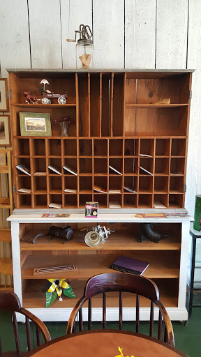 Grocery Store «Butteville General Store», reviews and photos, 10767 Butte St NE, Aurora, OR 97002, USA