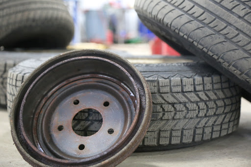 Auto Repair Shop «Otto Kihm Auto & Tire Service», reviews and photos, 425 E Vine St, Kalamazoo, MI 49001, USA